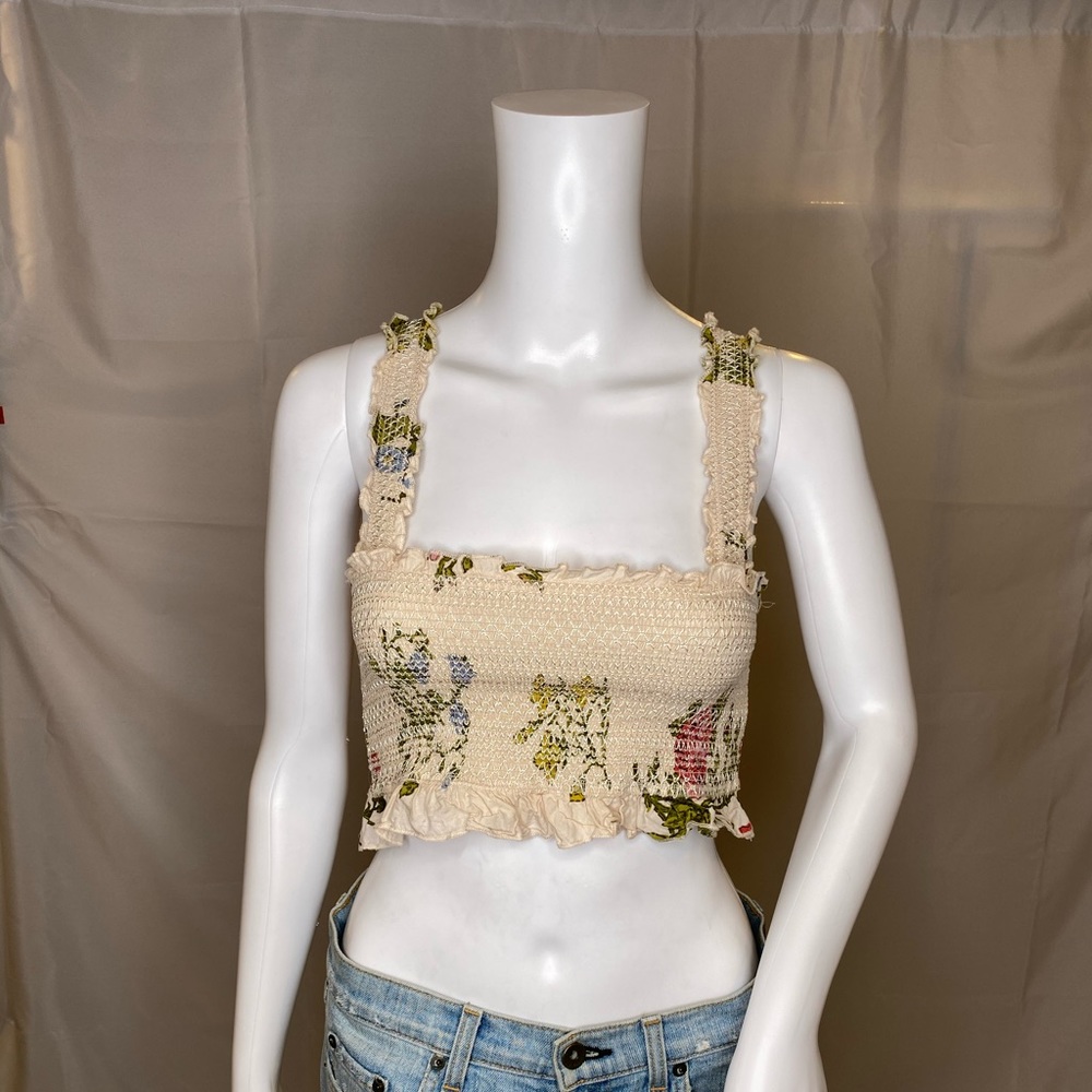 Detailed crop top